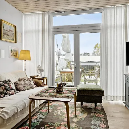 2 Bedroom Cozy In Σπίτι διακοπών *